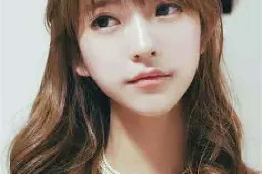 陈翔为女友庆生否认与毛晓彤交往时出轨网友：希望杨玏来保护毛晓彤