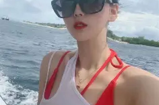 谢娜成都演唱会想看人数超35万艺人跨界为何引争议